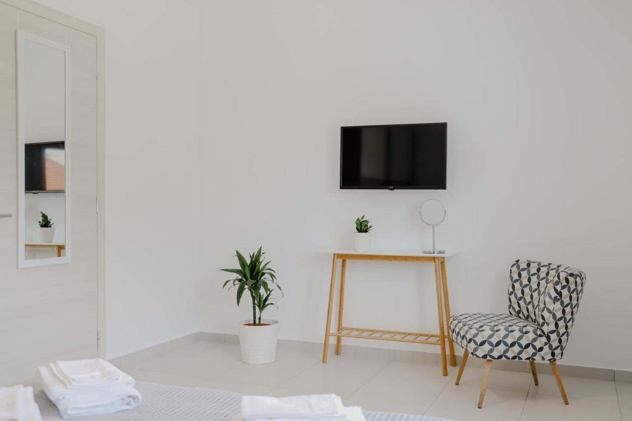 The Olive House Apartment Nea Peramos  Luaran gambar